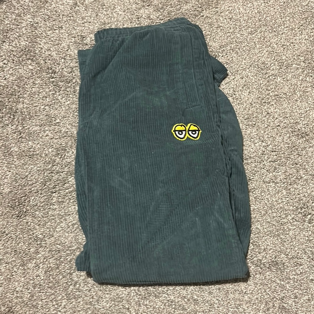 Not sure what brand this is but I got them from zumiez